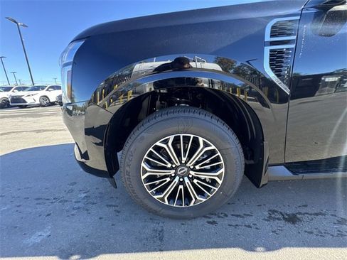 New 2026 Nissan Armada SL w/ Captain's Chari Seat Package image 10