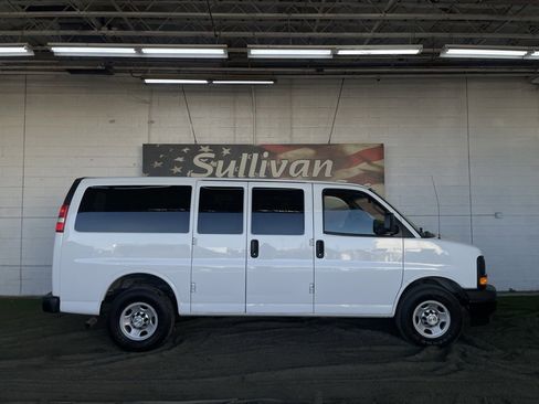 Used 2017 Chevrolet Express 2500 LS image 2