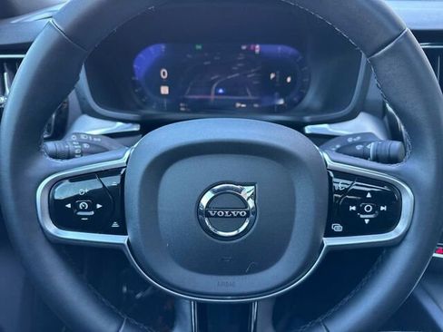 Used 2024 Volvo S60 B5 Plus image 28