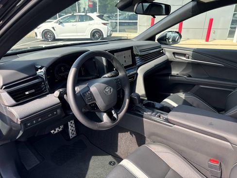 Used 2026 Toyota Camry SE FWD image 10