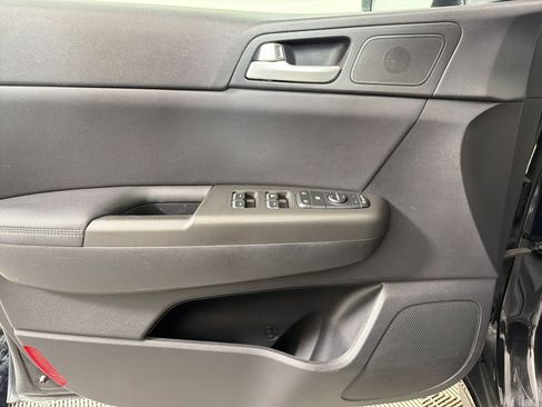 Used 2020 Kia Sportage S image 12