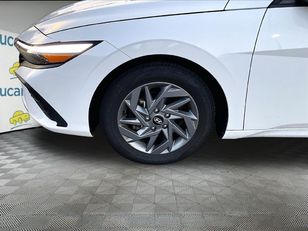 Used 2024 Hyundai Elantra SEL FWD image 7