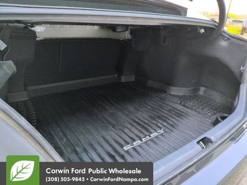 Used 2021 Toyota Camry SE AWD/4WD image 29