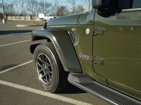 Used 2021 Jeep Gladiator Overland w/ LED Lighting Group image 35