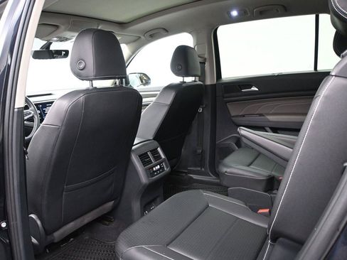 Used 2023 Volkswagen Atlas SE w/ Panoramic Sunroof Package AWD/4WD image 12