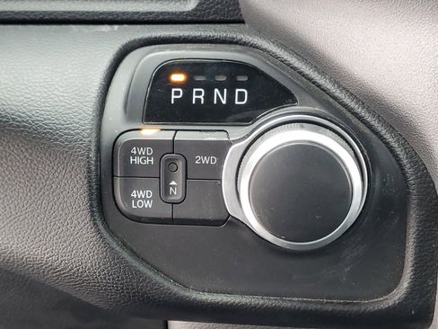 Used 2024 RAM 2500 Big Horn w/ Bed Utility Group image 17