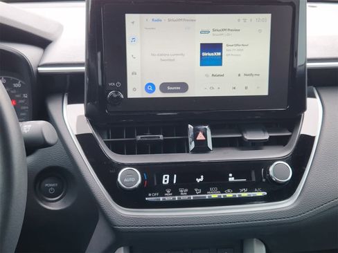 Used 2025 Toyota Corolla Cross AWD Hybrid image 17