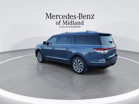 Used 2022 Lincoln Navigator L Reserve image 6