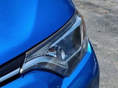 Used 2018 Toyota RAV4 LE w/ All Weather Liner Package FWD image 4