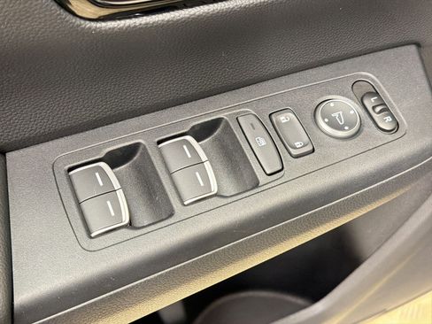 Used 2025 Honda CR-V EX-L image 12