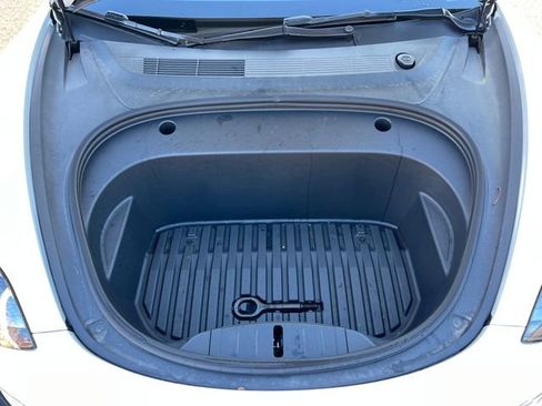 Used 2023 Tesla Model 3 Standard Range image 30