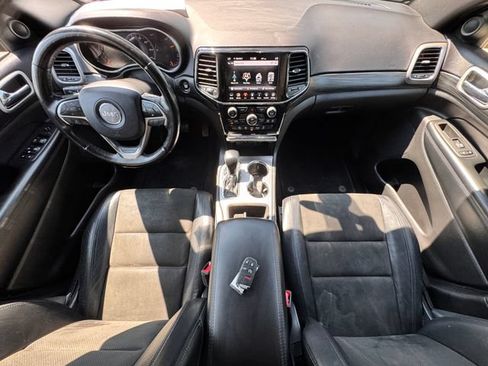 Used 2021 Jeep Grand Cherokee Laredo X AWD/4WD image 2