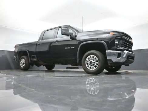 Used 2026 Chevrolet Silverado 2500 W/T w/ WT/CX Safety Package image 39