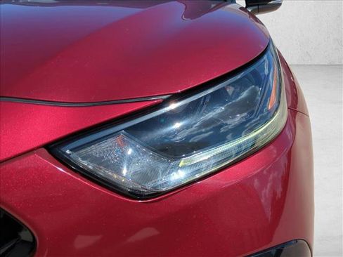 Used 2021 Toyota Highlander XSE FWD image 9