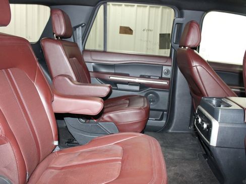 Used 2023 Ford Expedition Max Limited image 21