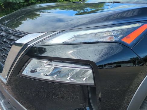 Used 2023 Nissan Rogue SL w/ SL Premium Package FWD image 9