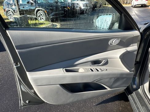 New 2026 Hyundai Elantra SE FWD image 10