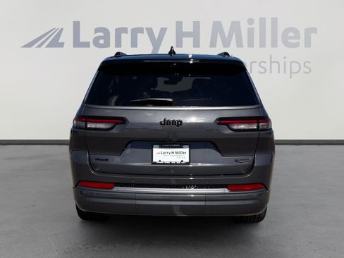 New 2026 Jeep Grand Cherokee L Summit w/ Obsidian Package AWD/4WD image 5