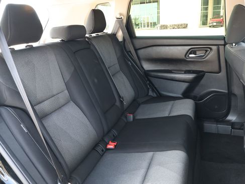 Used 2024 Nissan Rogue SV FWD image 31