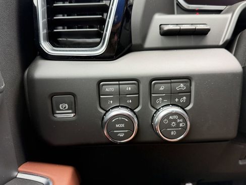 New 2026 GMC Sierra 2500 Denali Ultimate AWD/4WD image 29