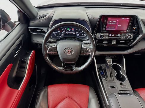 Used 2021 Toyota Highlander XSE image 24