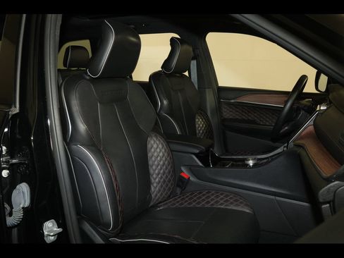 Used 2023 Jeep Grand Cherokee Summit AWD/4WD image 17