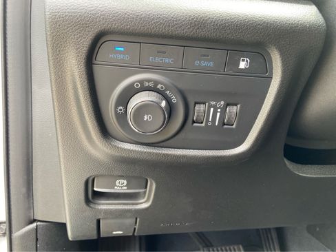 Used 2022 Jeep Grand Cherokee Limited 4xe w/ Luxury Tech Group II AWD/4WD image 20