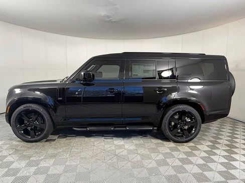 New 2026 Land Rover Defender 130 X-Dynamic SE image 3