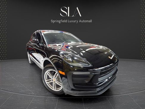 Used 2022 Porsche Macan Base image 3