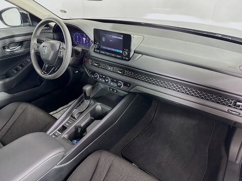 Certified 2025 Honda Accord SE image 35