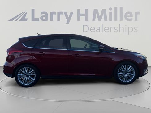 Used 2015 Ford Focus Titanium w/ Titanium Technology Package FWD image 6