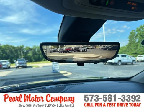 Used 2023 Buick Enclave Premium AWD/4WD image 16