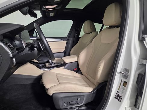 Used 2025 BMW X4 xDrive30i AWD/4WD image 9