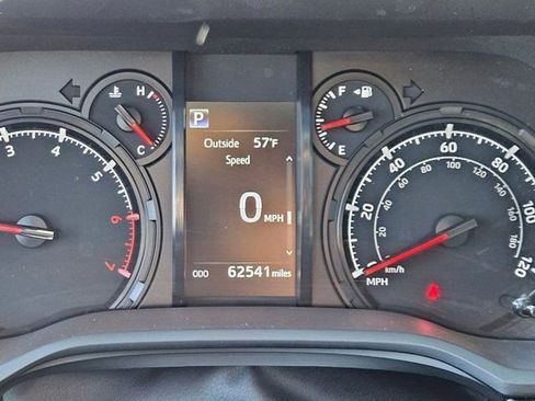 Used 2022 Toyota 4Runner SR5 Premium w/ Moonroof Package AWD/4WD image 16
