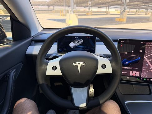 Used 2022 Tesla Model Y Long Range AWD/4WD image 51
