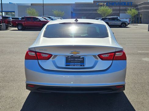 Certified 2018 Chevrolet Malibu LS FWD image 4