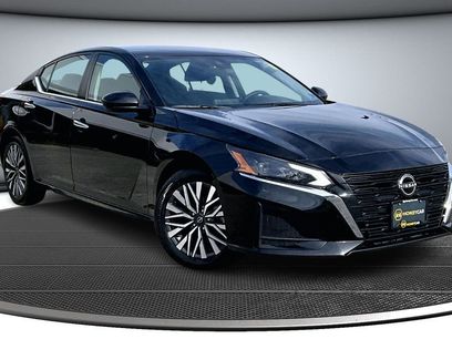 Used 2023 Nissan Altima 2.5 SV