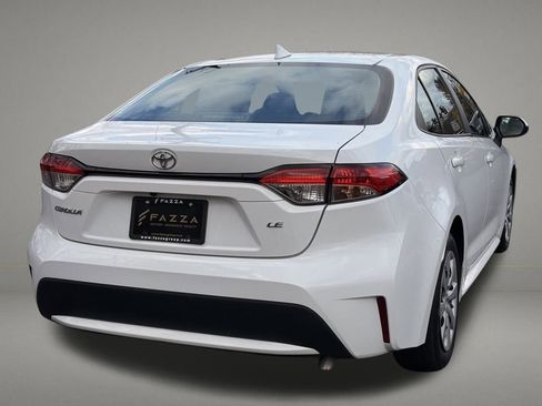 Used 2022 Toyota Corolla LE image 5