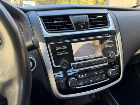 Used 2018 Nissan Altima 2.5 SL FWD image 41