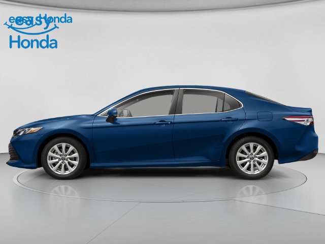 Used 2019 Toyota Camry LE FWD image 3