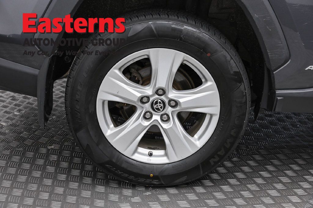Used 2021 Toyota RAV4 LE w/ Carpet Mat Package (TMS) AWD/4WD image 31