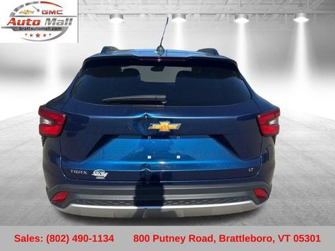 Used 2024 Chevrolet Trax LT w/ Driver Confidence Package FWD image 5
