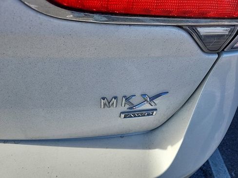 Used 2013 Lincoln MKX Base image 6