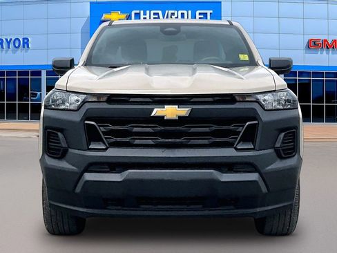 Used 2024 Chevrolet Colorado W/T image 2