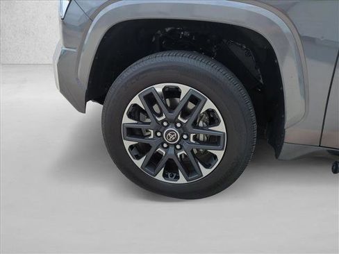 Used 2024 Toyota Tundra Limited AWD/4WD image 22