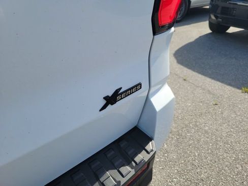 Used 2025 Toyota 4Runner SR5 AWD/4WD image 7