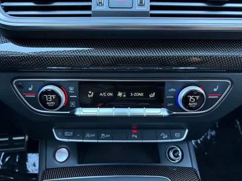 Used 2018 Audi SQ5 Premium Plus w/ Navigation Package image 13