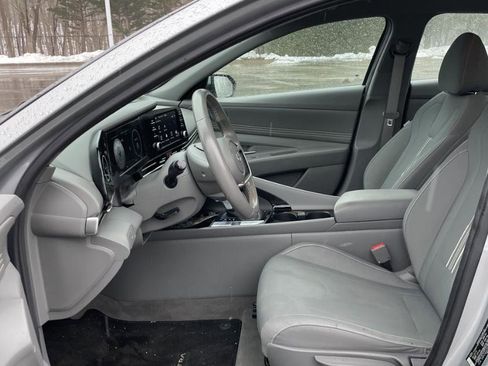 Used 2022 Hyundai Elantra SEL w/ Convenience Package image 6