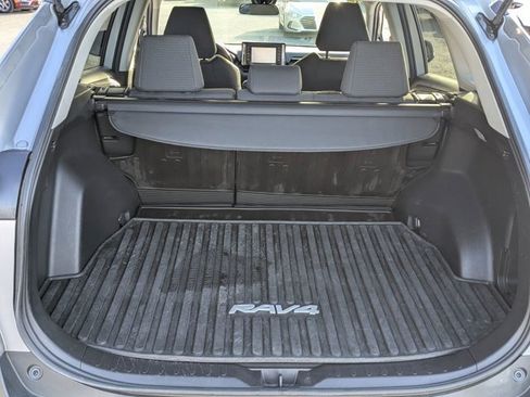 Certified 2020 Toyota RAV4 LE image 5
