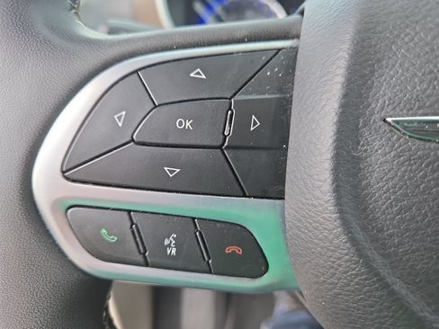 Used 2023 Chrysler Voyager LX FWD image 15